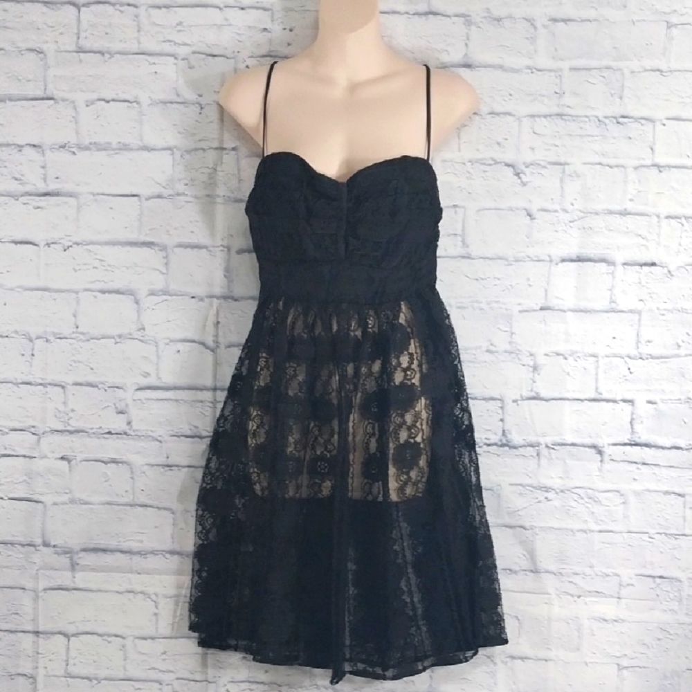 🔵BOGO FREE🔵 NWT Vanessa Riley London Sheer Lace Mini Dress Coverup Sz M